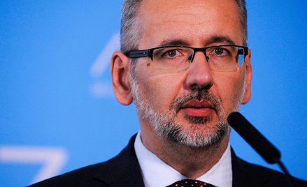Luzowanie obostrzeń. Niedzielski: Za wcześnie, żeby od razu przywrócić całą edukację stacjonarną