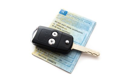 Sąd: auto jest w ewidencji, to trzeba płacić podatek