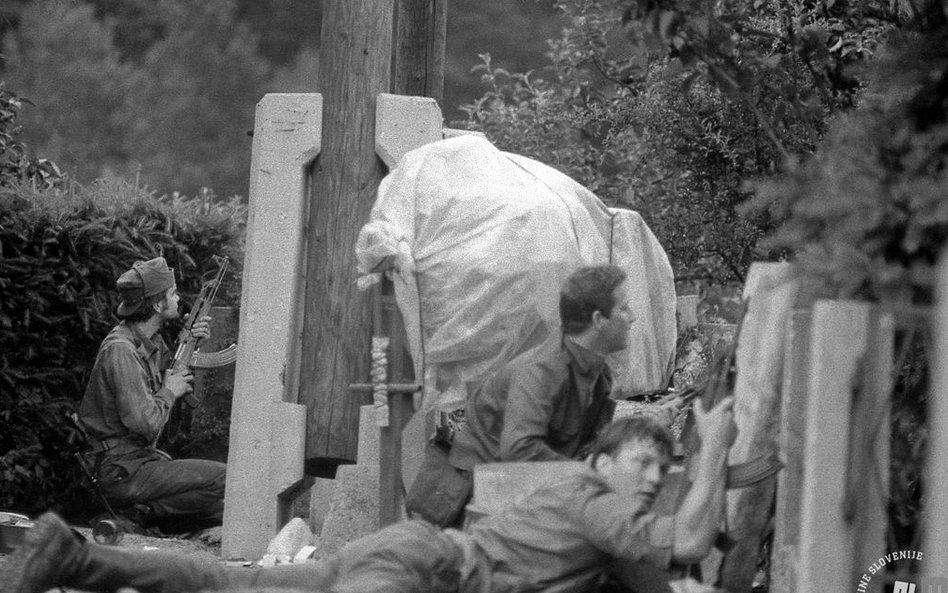 2.7.1991. Starcia w Drawogradzie pomiędzy Jugosławiańską Armią Ludową a Obroną Terytorialną