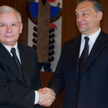 Viktorowi Orbanowi (z prawej) do głowy by nie przyszło wystawienie do walki o urząd premiera statyst