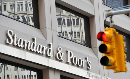 Agencja S&P, obniżając rating USA, podsyciła niepokój na rynkach. Teraz sama może mieć poważne kłopo