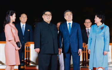 Północnokoreański przywódca Kim Dzong Un zabrał swoją żonę Ri Sol Yu na spotkanie z prezydentem Kore