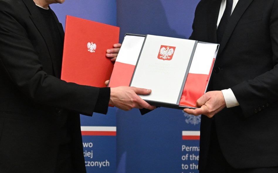 Wręczenie aktu obywatelstwa