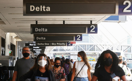 Delta Air Lines: Zaszczep się albo płać 200 dolarów