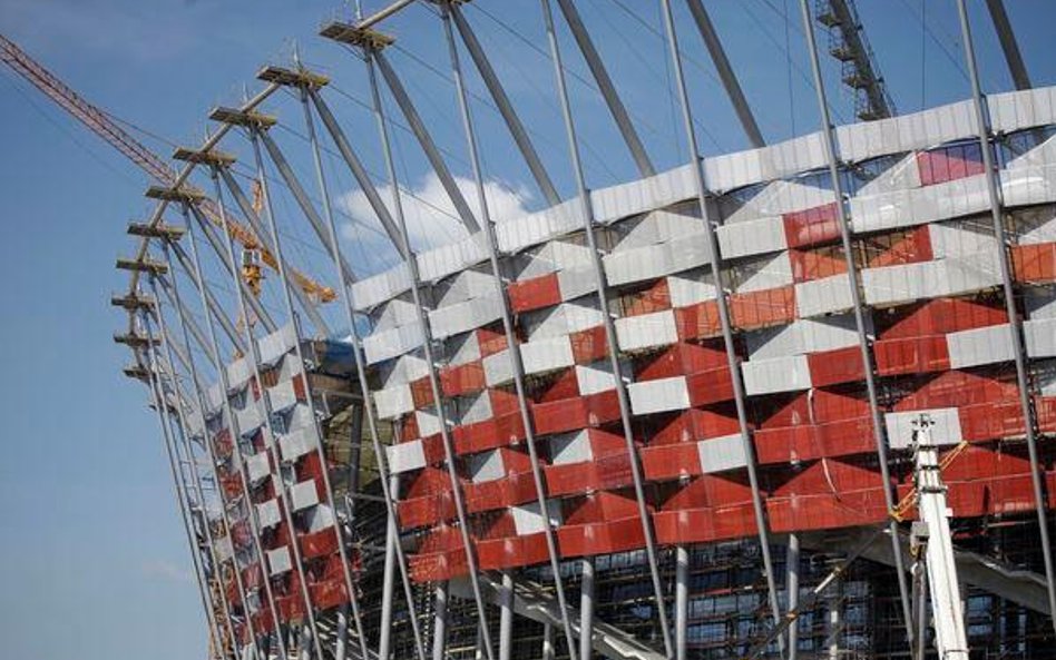 Opóźnienia w budowie Stadionu Narodowego mogą zaszkodzić Hydrobudowie Polska i PBG