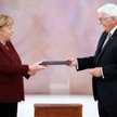 Angela Merkel odbiera akt dymisji z rąk prezydenta Niemiec