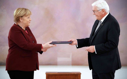 Angela Merkel odbiera akt dymisji z rąk prezydenta Niemiec