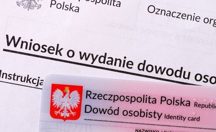 93-letnia Polka z Anglii musi wyrobić nowy dowód. MSWiA: musi odebrać go osobiście w Polsce