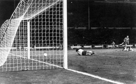 Jan Domarski strzela gola na Wembley