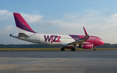 Awaryjne lądowanie samolotu Wizz Aira z Gruzji do Warszawy. Alarm bombowy