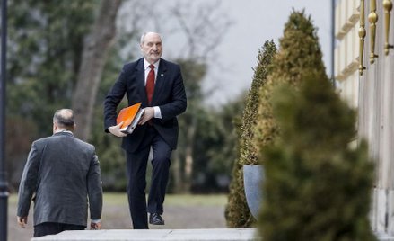 Program budowy „Kolumn Niepodległości" zagrożony