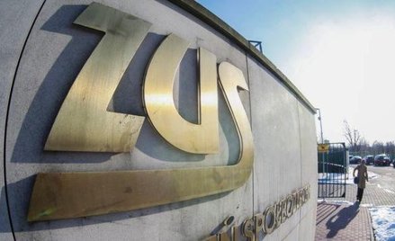 Emeryci ominą składki z umowy zlecenia