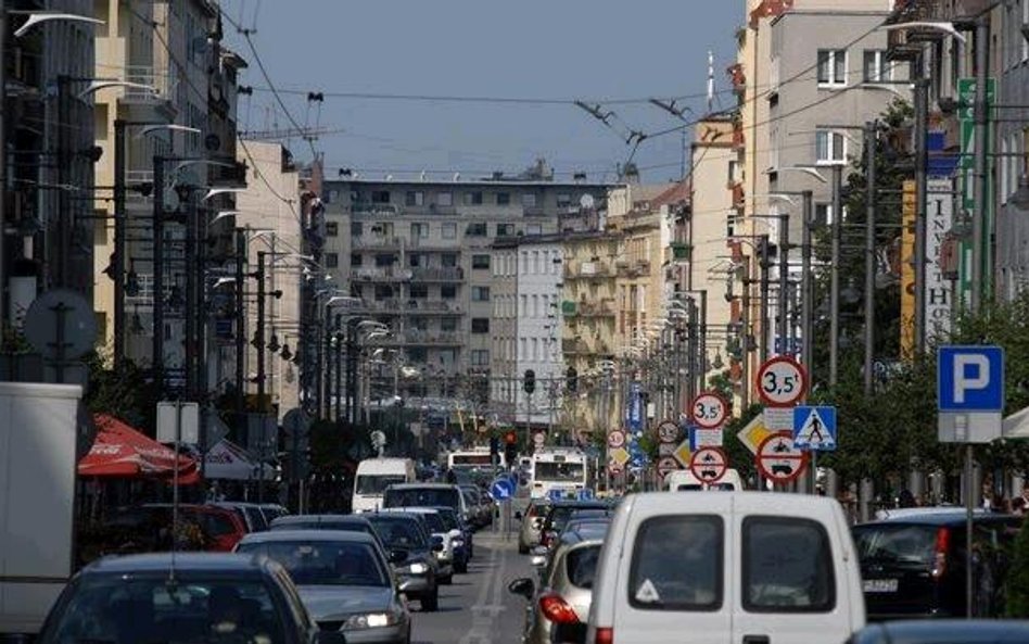 Wiele ulic w Gdyni, także w centrum, powstało na gruntach ?prywatnych. Dziś napływają wnioski o odsz