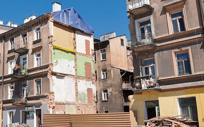 Po zawaleniu się kamienicy przy ul. Lubartowskiej trzy rodziny straciły dach nad głową.
