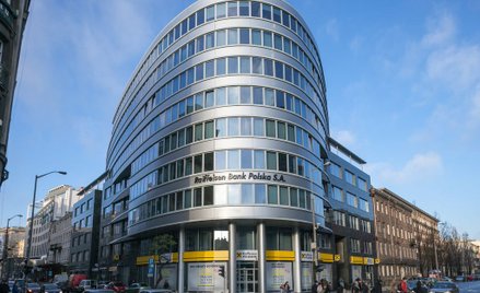 Ten bank wprowadza opłatę za... dostęp przez internet