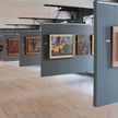 Wnętrze galerii Muzeum Śląska Opolskiego z pracami Jana Cybisa.