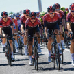 W tym roku w Tour de France grupy Sky już nie ma, ale jej kolarze jadą w innych barwach, bo najbogat