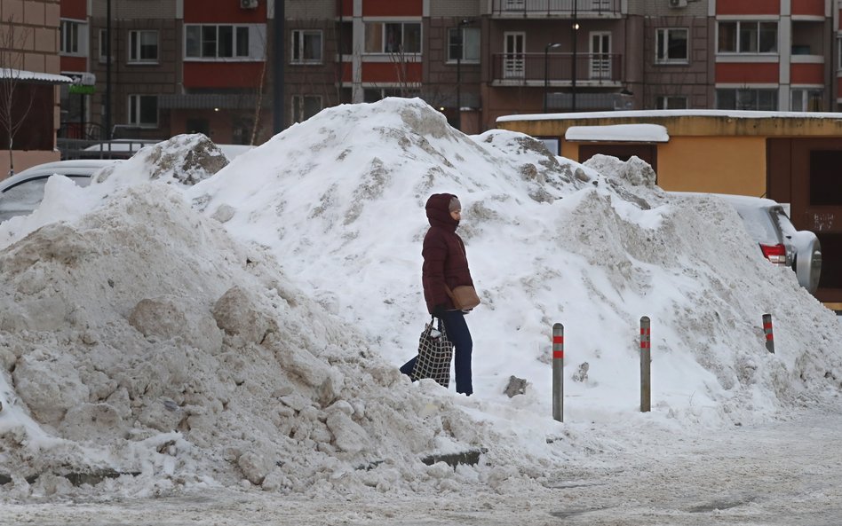 Zimowy armagedon w Moskwie. Ruch samochodowy zamarł