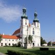 Pod barokową bazyliką we Frauenkirchen stanął automat sprzedający schłodzone wino mszalne.
