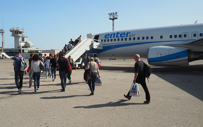 Enter Air zabierze klientów Rainbowa między innymi do Grecji. Na zdjęciu lotnisko na wyspie Kos