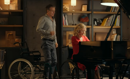 Kadr z filmu "Kręcisz mnie"