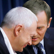 Minister Michał Boni i premier Donald Tusk co innego obiecują drugiej stronie, a co innego realizują