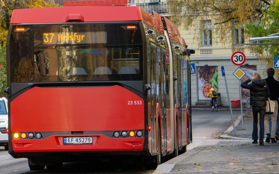 14-latek z Norwegii już po raz czwarty ukradł autobus / zdjęcie ilustracyjne