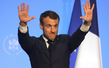 Macron ostatecznie rezygnuje z podwyżki podatku paliwowego