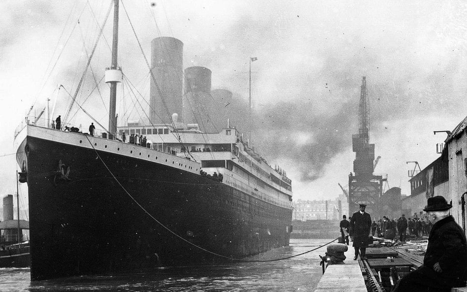 RMS Titanic podczas swojego dziewiczego rejsu – w Southampton. Transatlantyk zatonął 15 kwietnia 191