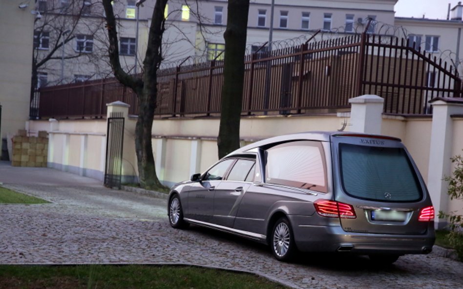 Uwagi RPO dot. kwestii prawnych związanych z problemem ekshumacji