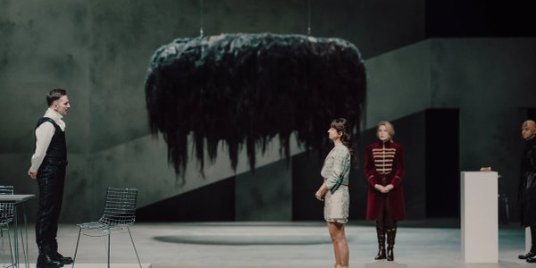 „Lalka” w Teatrze Dramatycznym. O wysługujących się Rosji wczoraj i dziś. Jest hit przed filmem i serialem