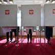 Wybory samorządowe 2024. Głosowanie w lokalu wyborczym w Głuchowie koło Rawy Mazowieckiej