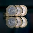 Dolar coraz słabszy. Euro bezpieczną przystanią
