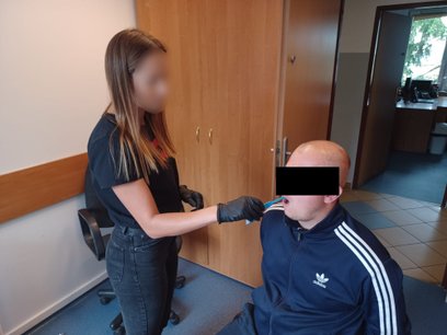 Kierowca usłyszał zarzut spowodowania wypadku ze skutkiem śmiertelnym, a pasażer odpowie za ucieczkę