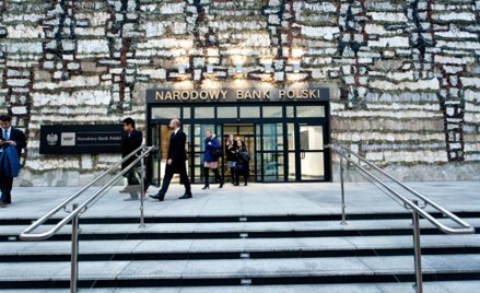 Największe banki szybciej rosną i zgarniają rynek
