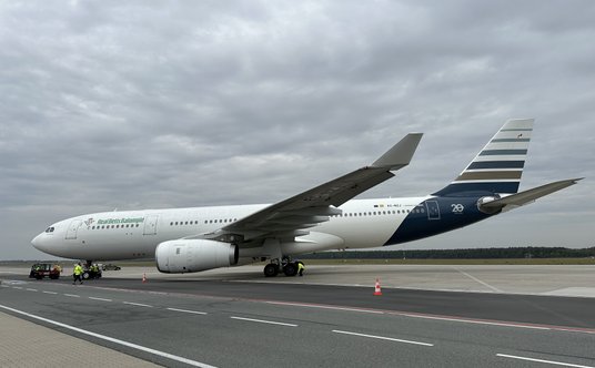 Na lotnisku w Modlinie wylądował szerokokadłubowy airbus A330-200 z hiszpańskimi piłkarzami na pokła