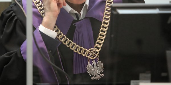 Orzekanie w SN i praca dla rządu Tuska. Wyroki sędziów z komisji kodyfikacyjnych zagrożone
