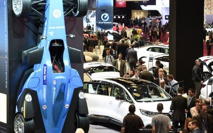 Salon paryski stał się niesłychanie profesjonalny