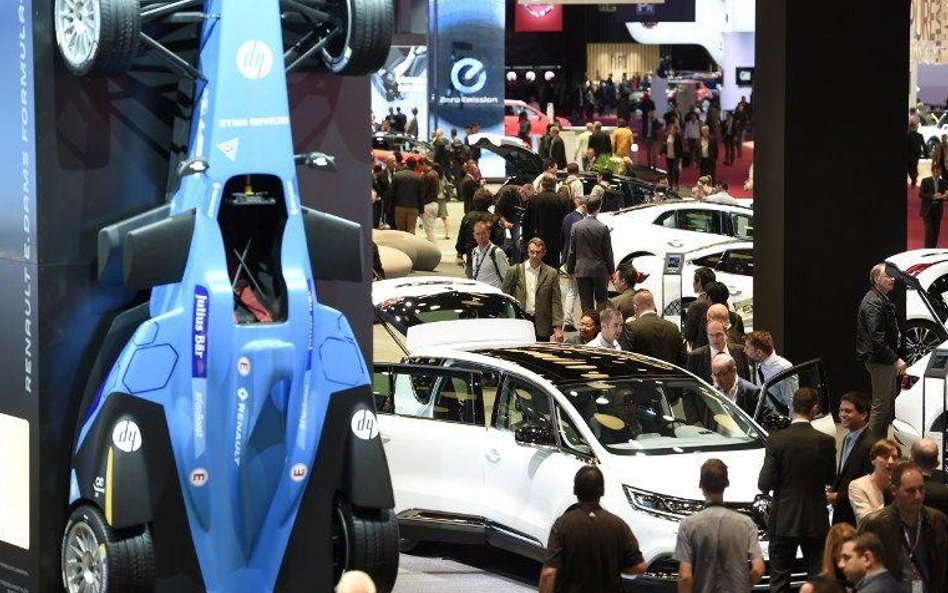 Salon paryski stał się niesłychanie profesjonalny