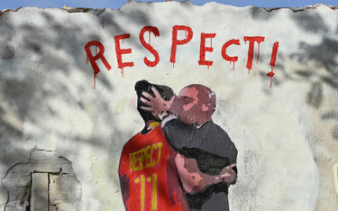 Mural w Barcelonie z hasłem "szacunek" i sceną pocałunku Rubialesa