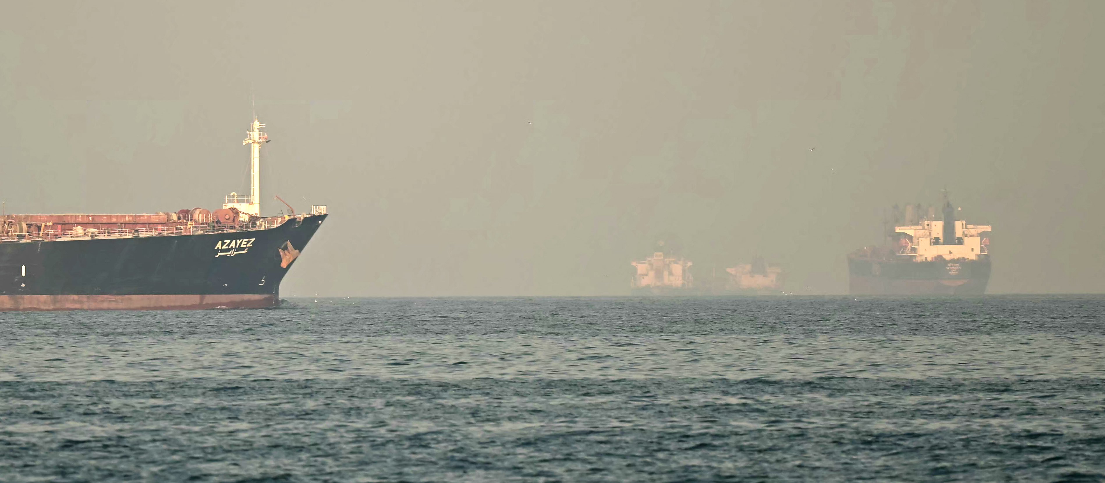 Globalna recesja z powodu blokady Cieśniny Ormuz? Ekonomiści studzą obawy