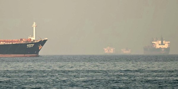 Globalna recesja z powodu blokady Cieśniny Ormuz? Ekonomiści studzą obawy