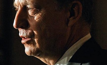 Prokuratura chce postawić Krzysztofowi Piesiewiczowi zarzuty w związku ze złamaniem ustawy o przeciw