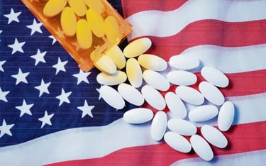 Opioidy to zarówno leki przeciwbólowe przepisywane na receptę, jak i syntetyczne narkotyki, które są