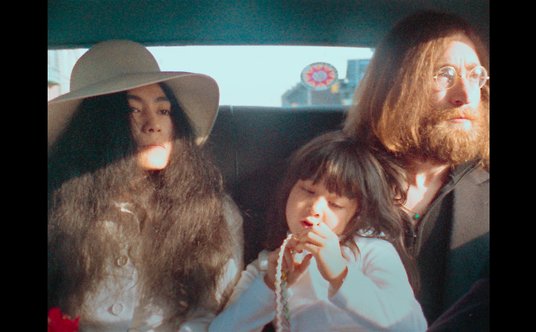John Lennon, Yoko Ono i jej córka Kyoko