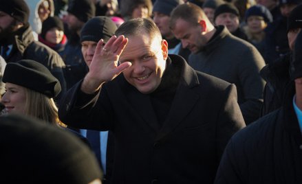 Karol Nawrocki zyskuje wizerunkowo na konfliktach z rządem, przynajmniej na razie. Popularność buduj