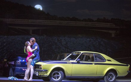 Cornelia Zink (Marianne) i Tom Erik Lie (Alfred)