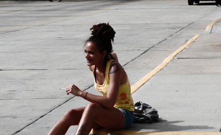 Świetna Sasha Lane w roli Star.