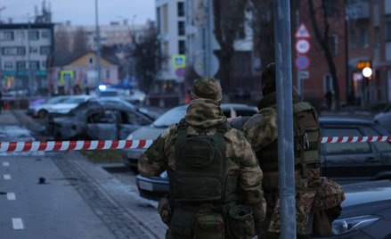 Już w trakcie walk ochotnicy Legionu Wolna Rosja zauważyli, że rozbite domy są okradane przez putino