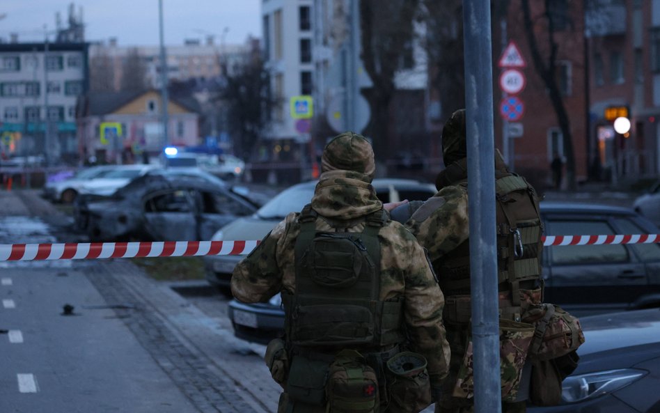 Już w trakcie walk ochotnicy Legionu Wolna Rosja zauważyli, że rozbite domy są okradane przez putino